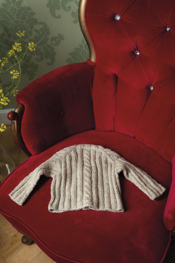 Gladiolus - Babystrickjacke mit Zopfmuster