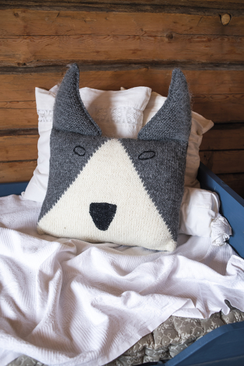 Vargkudde - Kissen "Wolf"