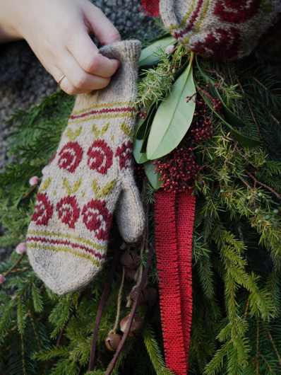 Julvanten 2021 - Gemusterte Fäustlinge