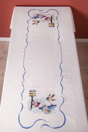 Vögel in einer Winterlandschaft - Tischläufer