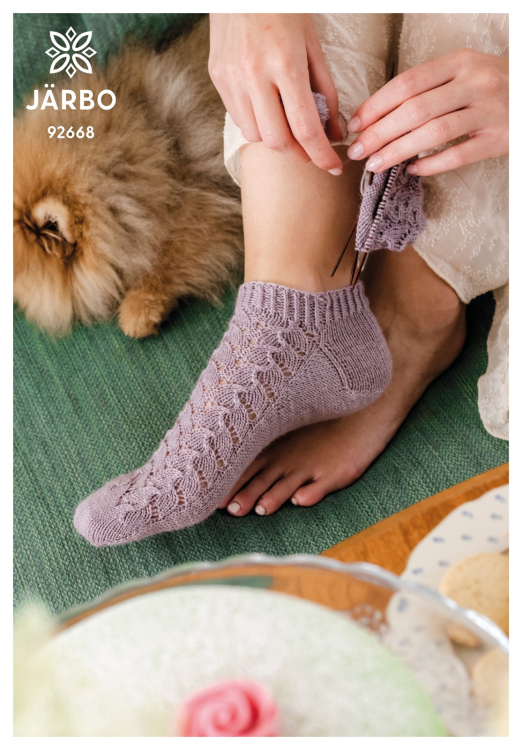 Kristyr - Socken mit Lochmuster