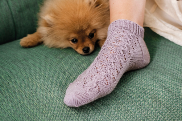 Kristyr - Socken mit Lochmuster