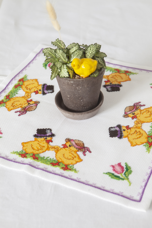Tanzende Küken - Tischdecke