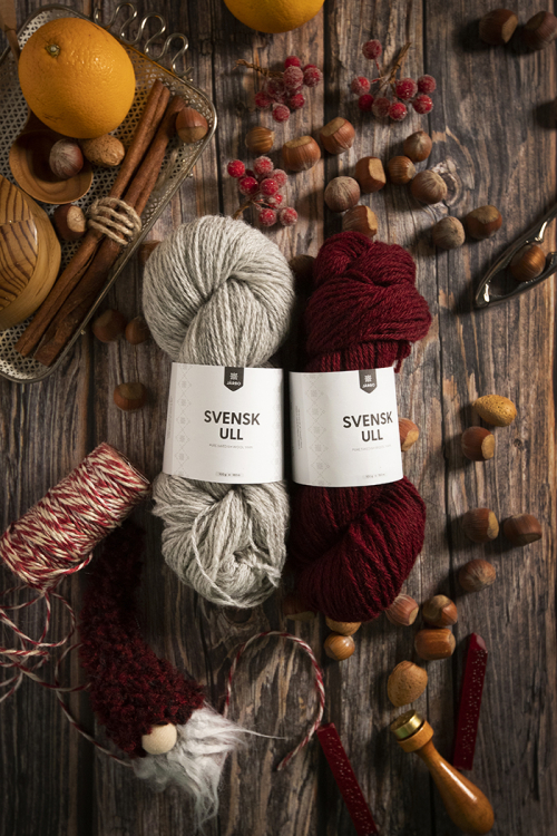 Julvanten 2022 - Gemusterte Fäustlinge