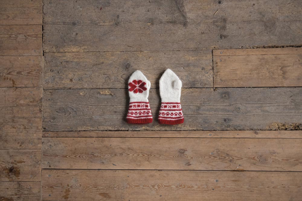 Järnblomma - Kinderfäustlinge mit Binge-Muster