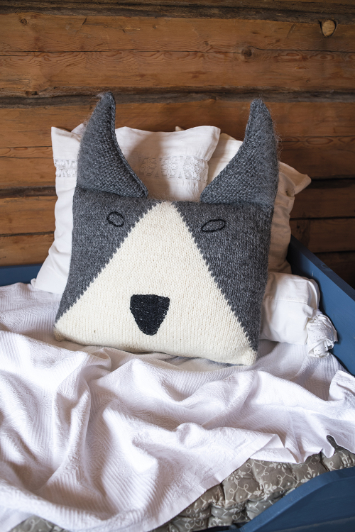 Vargkudde - Kissen "Wolf"