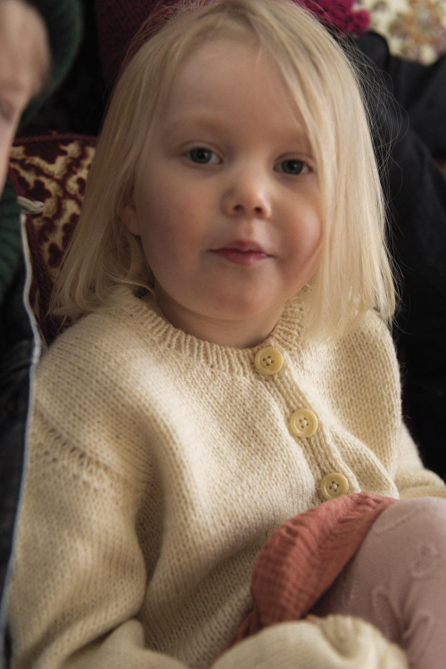 Porträtt - Strickjacke für Kinder