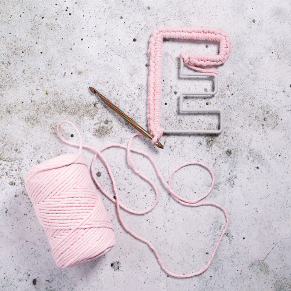 Makramee Buchstabenrahmen