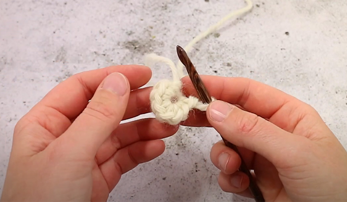 Einen Magic Ring (Fadenring) häkeln